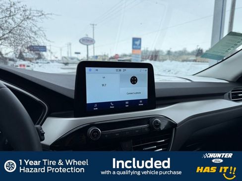 Used 2022 Ford Escape SEL image 10