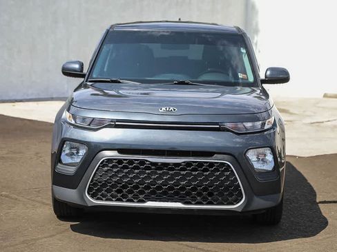 Used 2021 Kia Soul LX FWD image 2