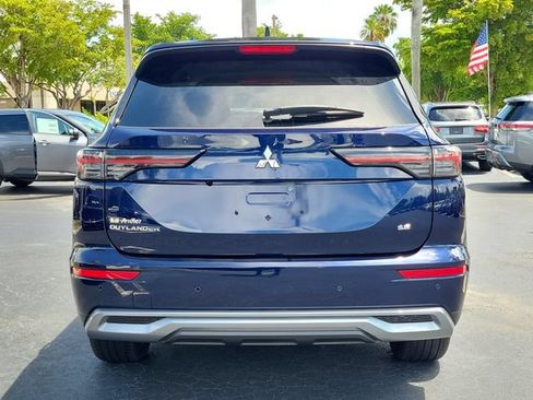Used 2025 Mitsubishi Outlander SE FWD image 5