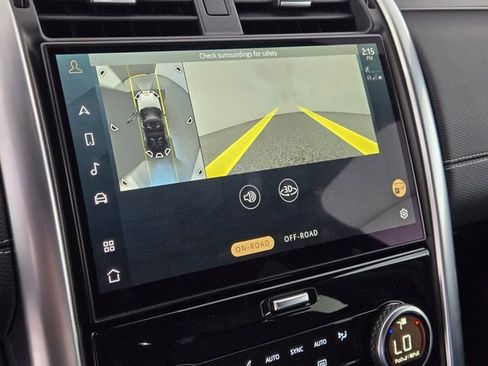 Certified 2023 Land Rover Discovery Metropolitan Edition AWD/4WD image 26