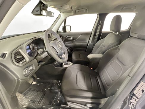 Used 2022 Jeep Renegade Latitude AWD/4WD image 20