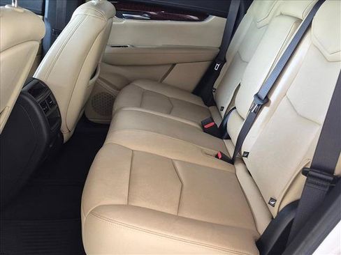 Used 2019 Cadillac XT5 Luxury AWD/4WD image 18