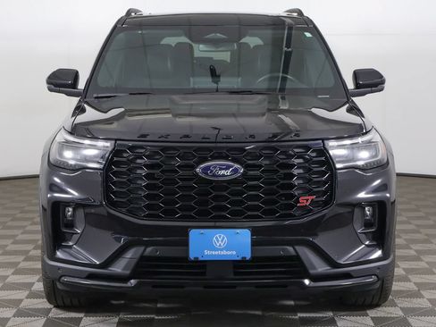Used 2025 Ford Explorer ST AWD/4WD image 16