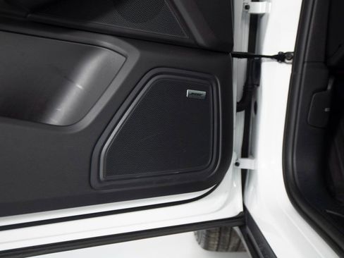 Certified 2025 Porsche Macan image 22