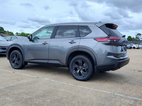 New 2026 Nissan Rogue SV FWD image 3