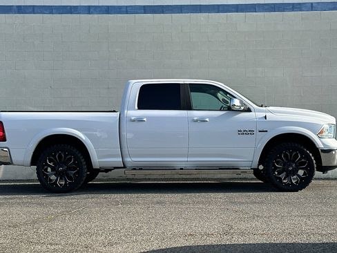 Used 2015 RAM 1500 Laramie w/ Convenience Group RWD image 3