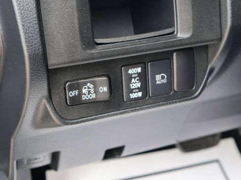 Used 2019 Toyota Tacoma TRD Off-Road w/ Technology Package AWD/4WD image 20