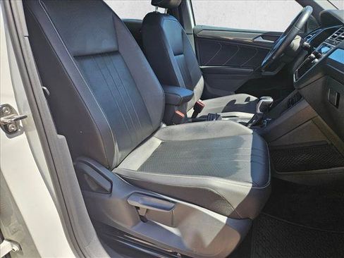 Used 2024 Volkswagen Tiguan SE R-Line FWD image 19