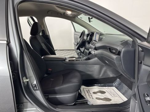 Used 2025 Nissan Sentra SV FWD image 39