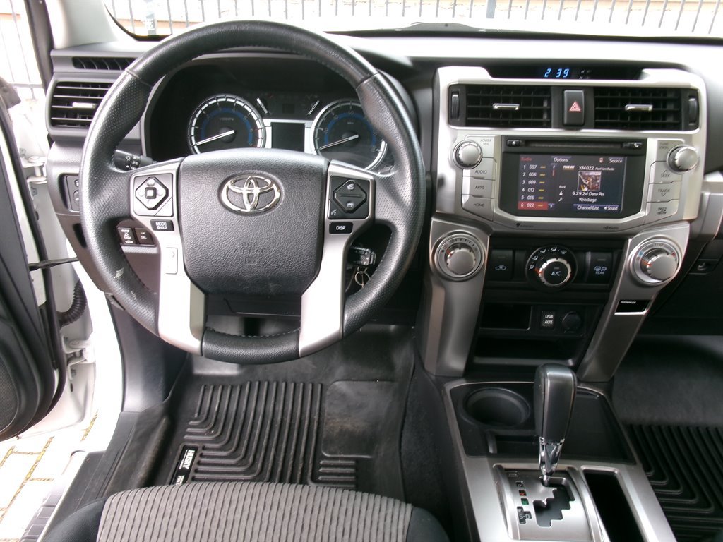 Used 2016 Toyota 4Runner SR5 RWD image 23