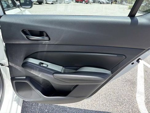 Used 2025 Nissan Altima 2.5 SV FWD image 19