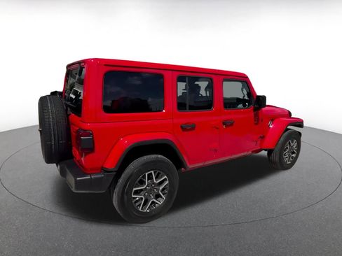 Used 2025 Jeep Wrangler Sahara image 15