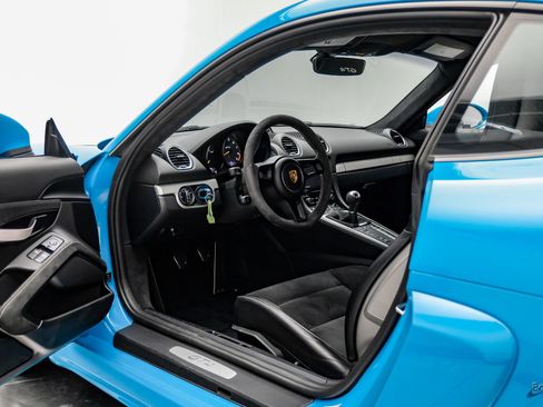 Used 2020 Porsche 718 Cayman GT4 RWD image 38