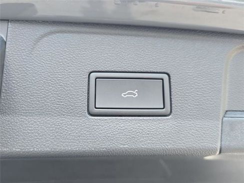 New 2026 Volkswagen Atlas SE FWD image 30