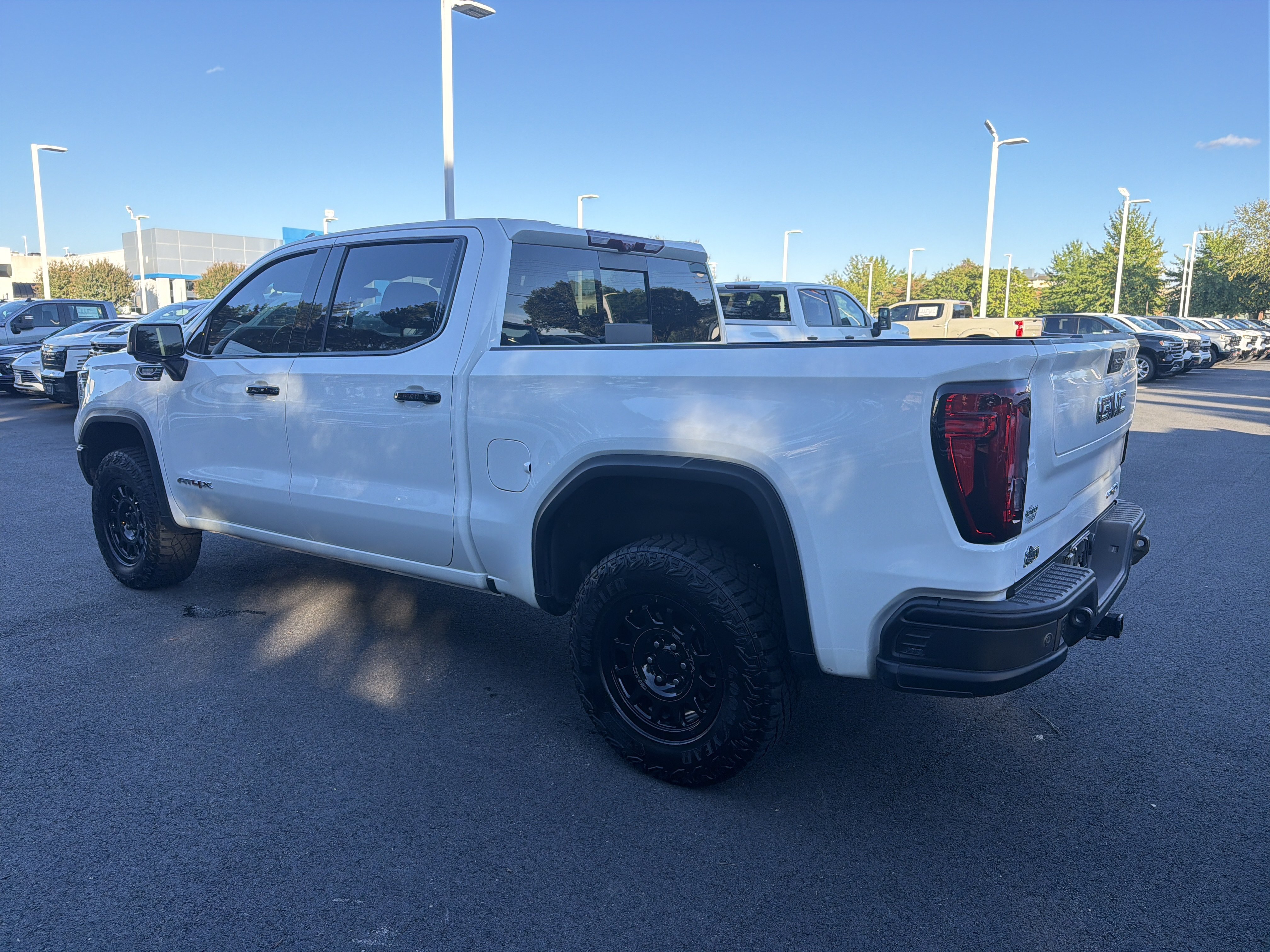 Used 2024 GMC Sierra 1500 AT4X w/ AT4X AEV Edition AWD/4WD image 8