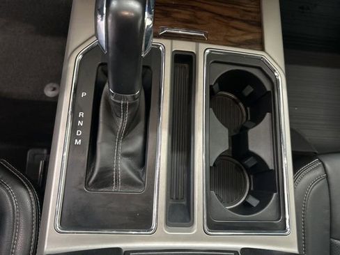 Used 2020 Ford F150 Lariat image 14