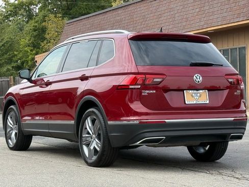 Used 2018 Volkswagen Tiguan SEL Premium image 3