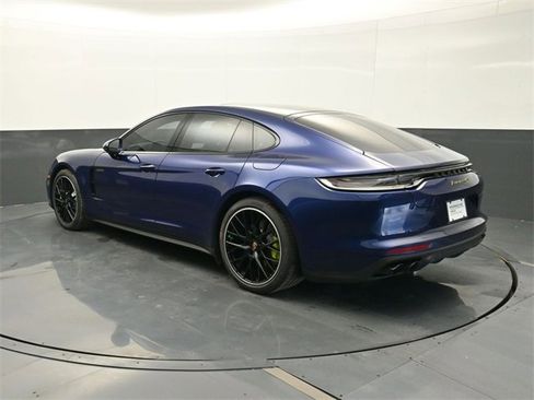 Used 2023 Porsche Panamera 4S w/ Premium Package image 3