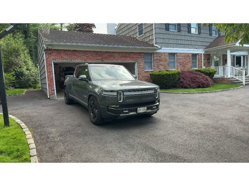 Used 2023 Rivian R1T Adventure AWD/4WD image 2