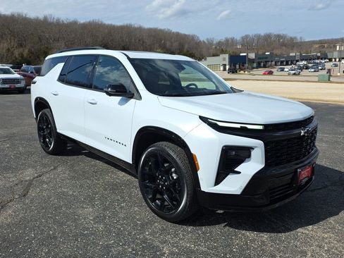 New 2026 Chevrolet Traverse RS image 2