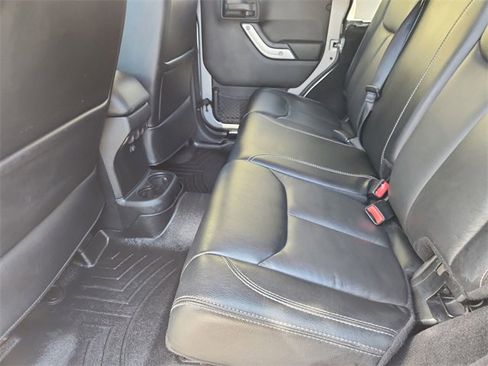 Used 2017 Jeep Wrangler Unlimited Sahara w/ Connectivity Group image 21