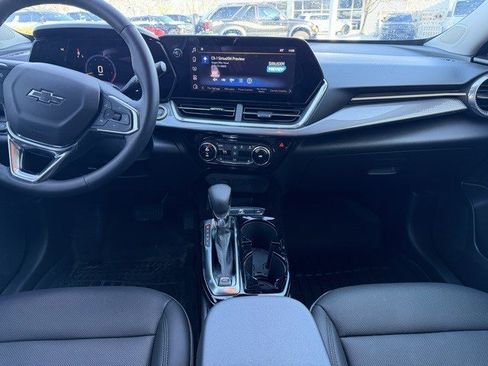 Used 2025 Chevrolet Trax ACTIV w/ Driver Confidence Package image 17