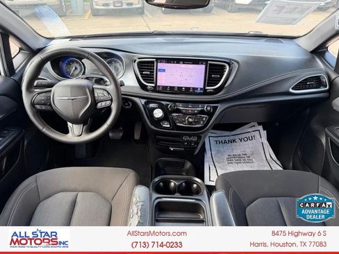 Used 2022 Chrysler Pacifica Touring FWD image 22