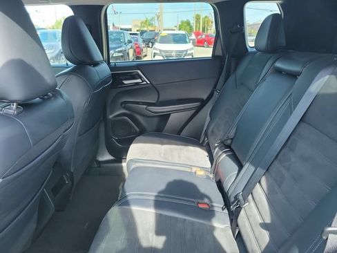 Used 2024 Mitsubishi Outlander SE AWD/4WD image 15