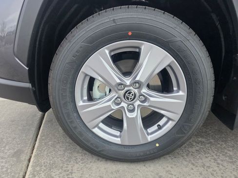 Used 2025 Toyota RAV4 XLE image 30