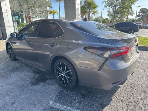 Used 2024 Toyota Camry SE FWD image 4