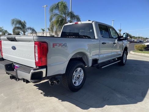 New 2026 Ford F250 XLT w/ FX4 Off-Road Package image 5