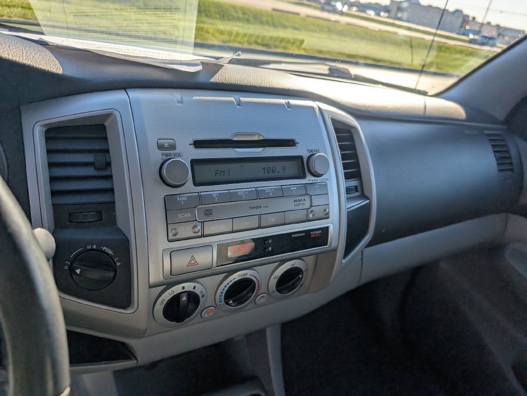 Used 2010 Toyota Tacoma 4x4 Double Cab image 22