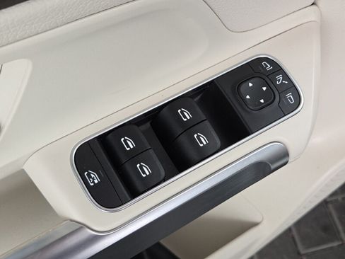 Certified 2022 Mercedes-Benz GLB 250 4MATIC w/ Premium Package Lite image 23