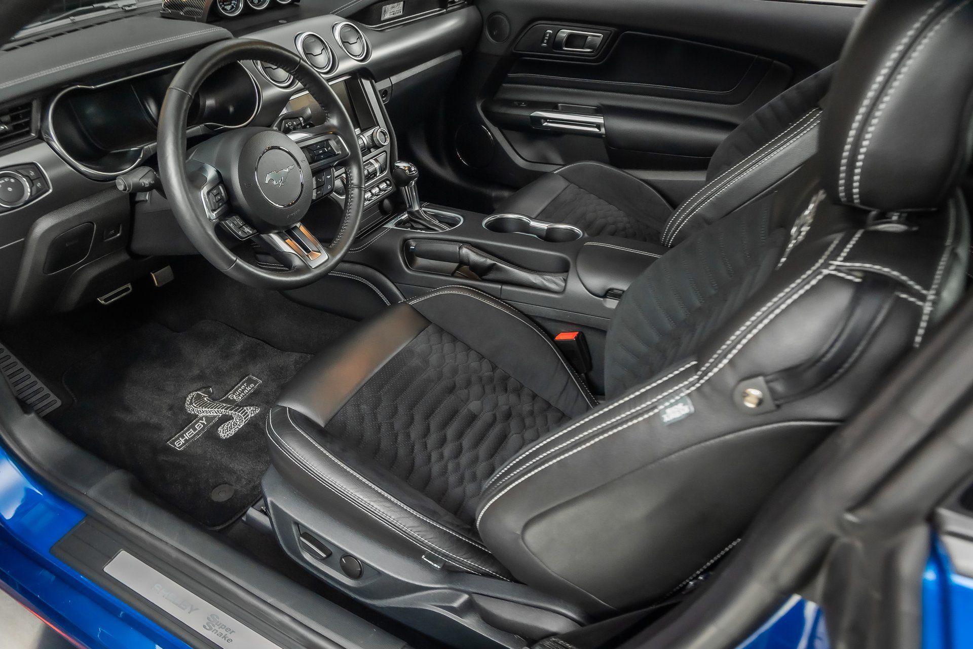 Used 2021 Ford Mustang GT Premium w/ Equipment Group 401A RWD image 2