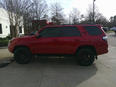 Used 2023 Toyota 4Runner TRD Off-Road Premium image 10