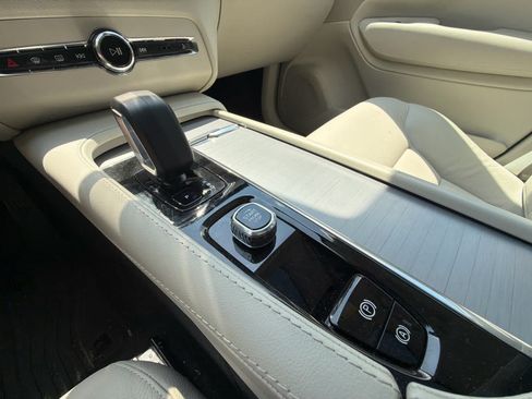 Used 2023 Volvo XC90 B5 Core w/ Protection Package Premier AWD/4WD image 29