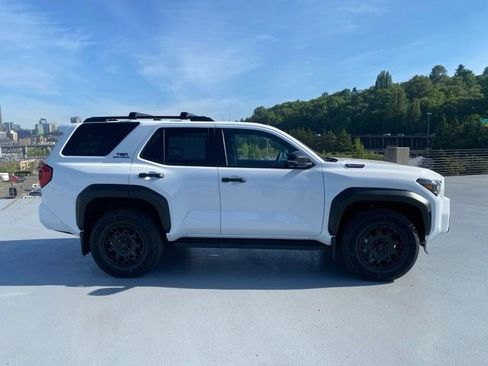 New 2026 Toyota 4Runner Limited AWD/4WD image 3