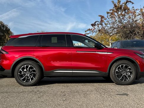 New 2026 Lincoln Nautilus Premier AWD/4WD image 3