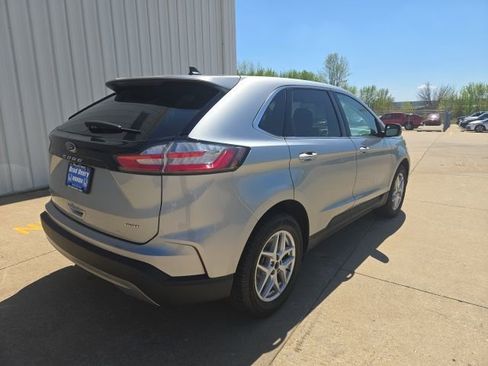 Used 2024 Ford Edge SEL AWD/4WD image 6