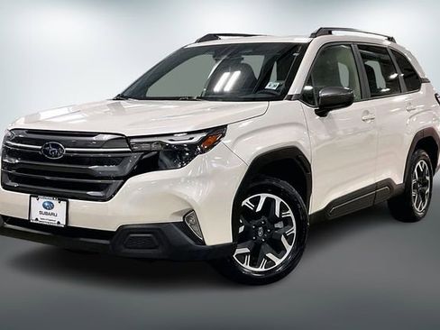 Used 2025 Subaru Forester Premium image 3