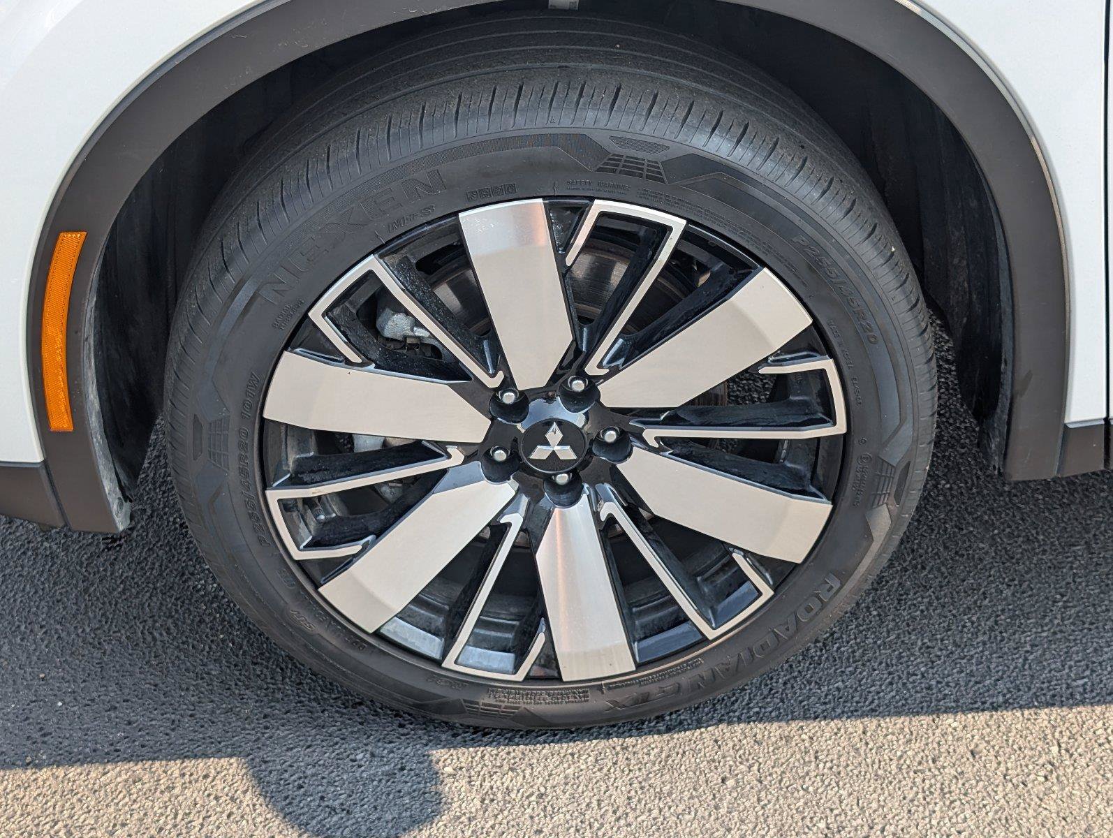Used 2025 Mitsubishi Outlander SE AWD/4WD image 11