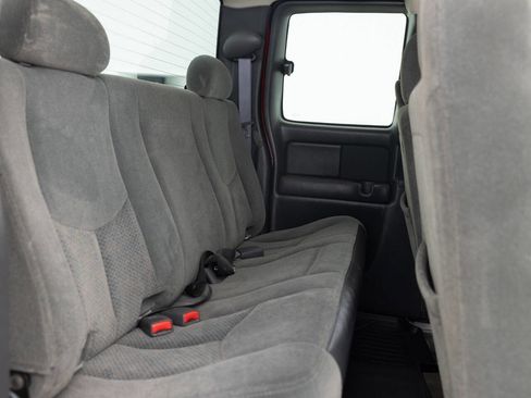 Used 2005 Chevrolet Silverado 2500 LS w/ Heavy-Duty Power Package image 29