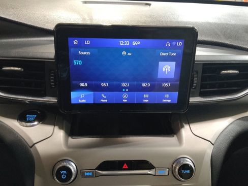 Used 2022 Ford Explorer XLT w/ Equipment Group 202A image 25