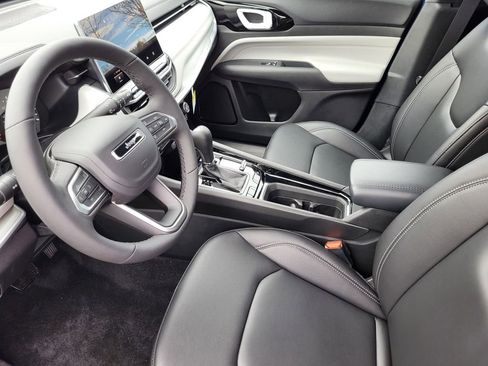 New 2026 Jeep Compass Limited image 12