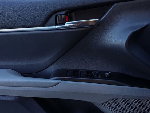 Used 2022 Toyota Camry LE image 23