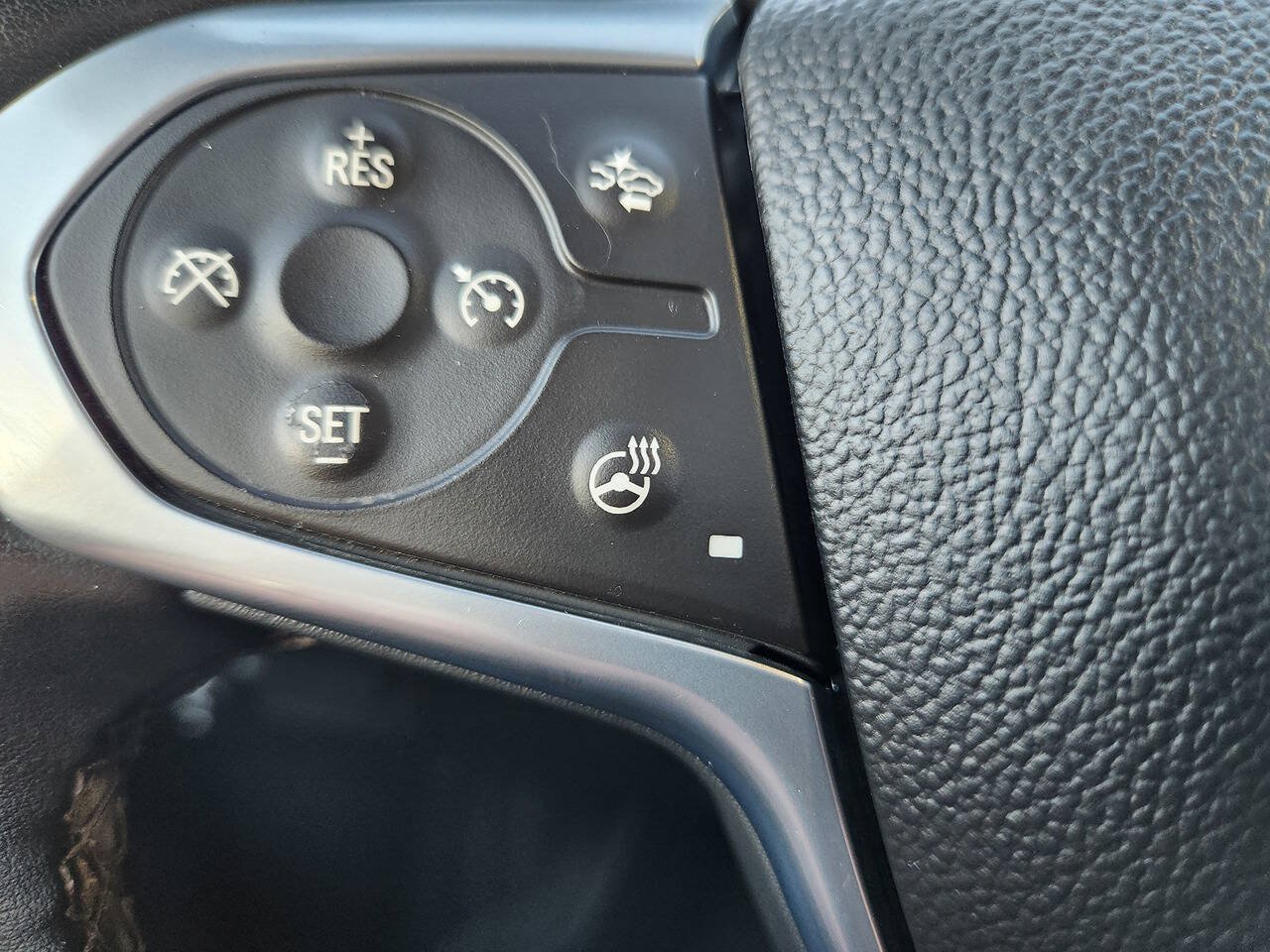 Used 2023 Chevrolet Traverse RS AWD/4WD image 27