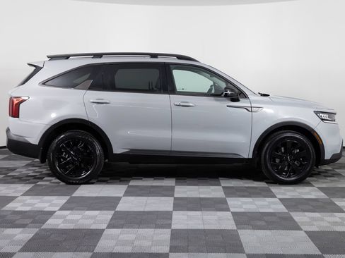 Used 2023 Kia Sorento S w/ Panoramic Sunroof Package AWD/4WD image 9