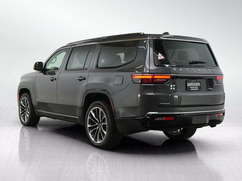 Used 2022 Jeep Wagoneer Series III w/ Premium Group I AWD/4WD image 4
