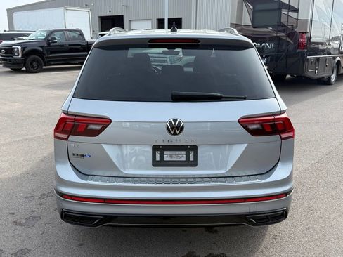 Used 2022 Volkswagen Tiguan SE R-Line FWD image 18