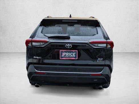 Used 2025 Toyota RAV4 XLE image 6